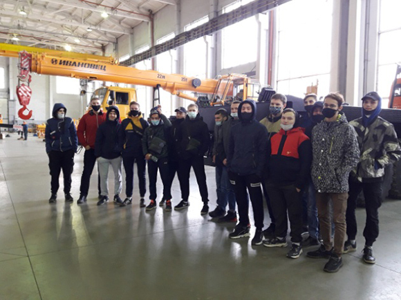 Студенты Колледжа ИВГПУ побывали на «Автокране»
