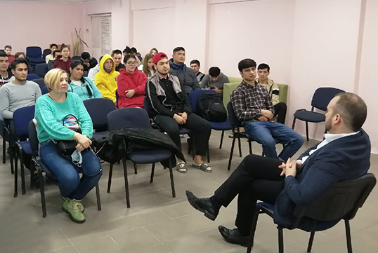 Ректор встретился со студентами, проживающими в общежитии