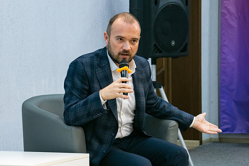 Evgeny Rumyantsev: about the role of monitors in the life of the group