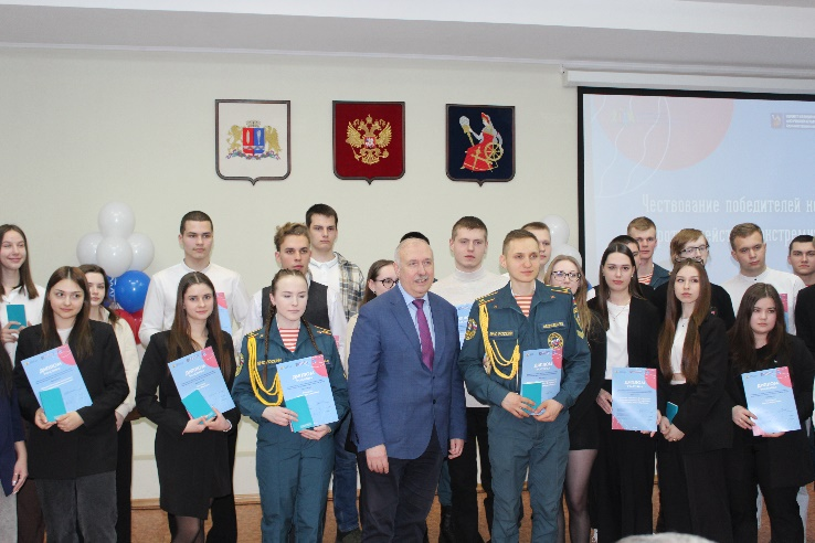 Студентов Политеха отметили в городской администрации